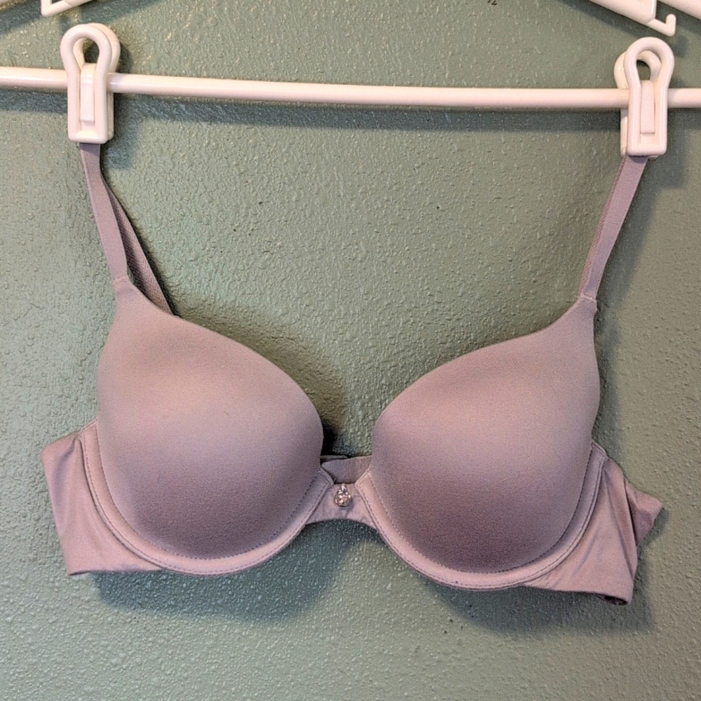 Victoria's Secret Showstopper bra, cream color, 34b